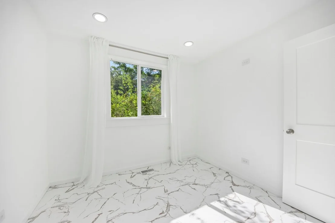 Photo of 2804 Old Oak Drive