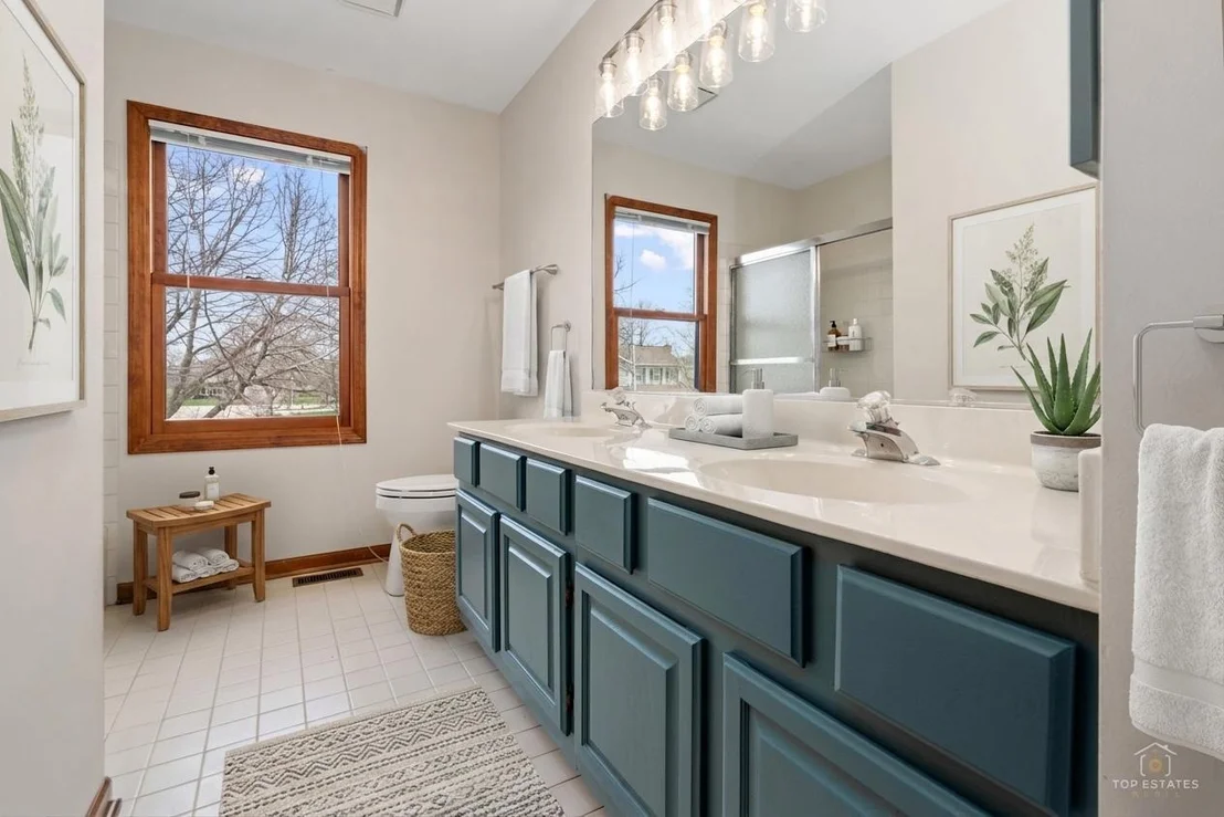 Photo of 225 Fairway Drive