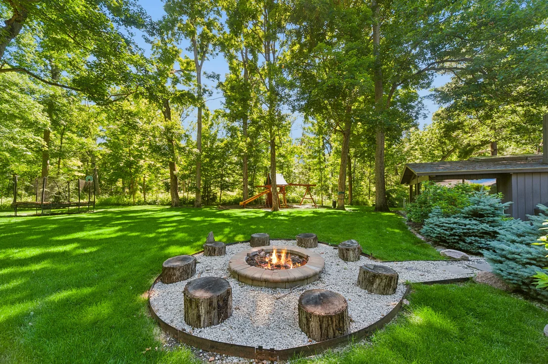 Photo of 3035 Blackthorn Road