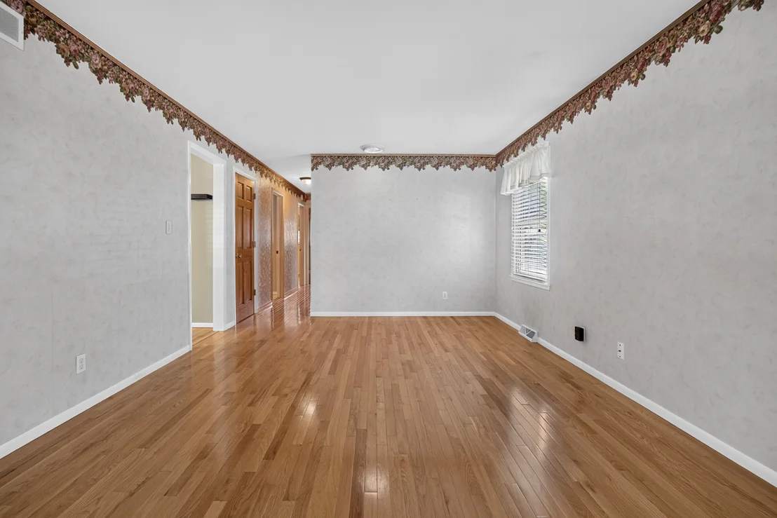 Photo of 1204 Searle Drive