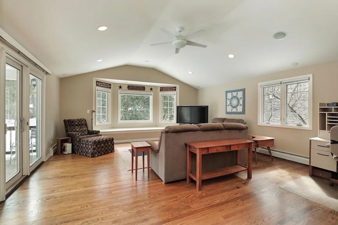 Photo of 1305 Stratford Road