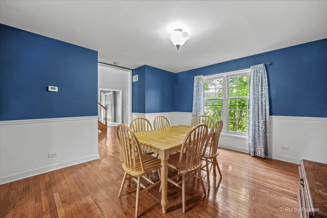Photo of 810 Woodridge Trail