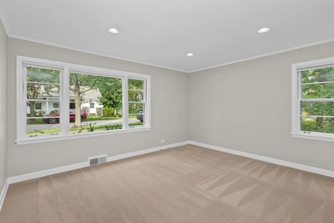 Photo of 807 Surrey Lane