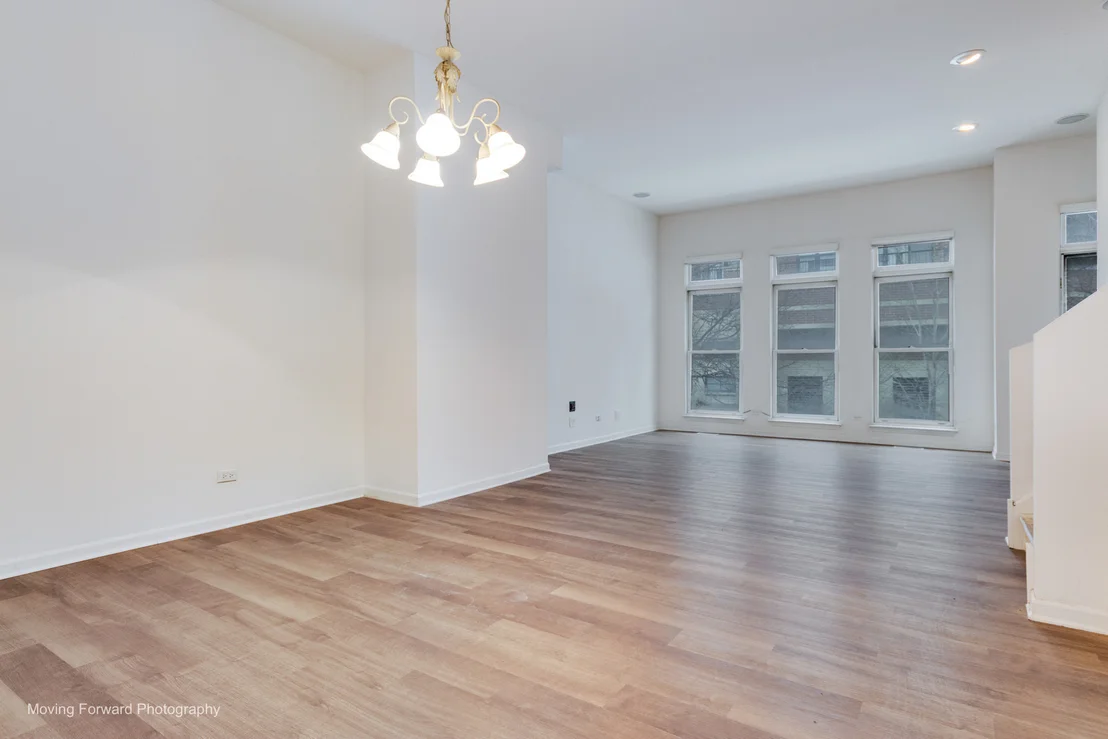 Photo of 814 W 15th Place