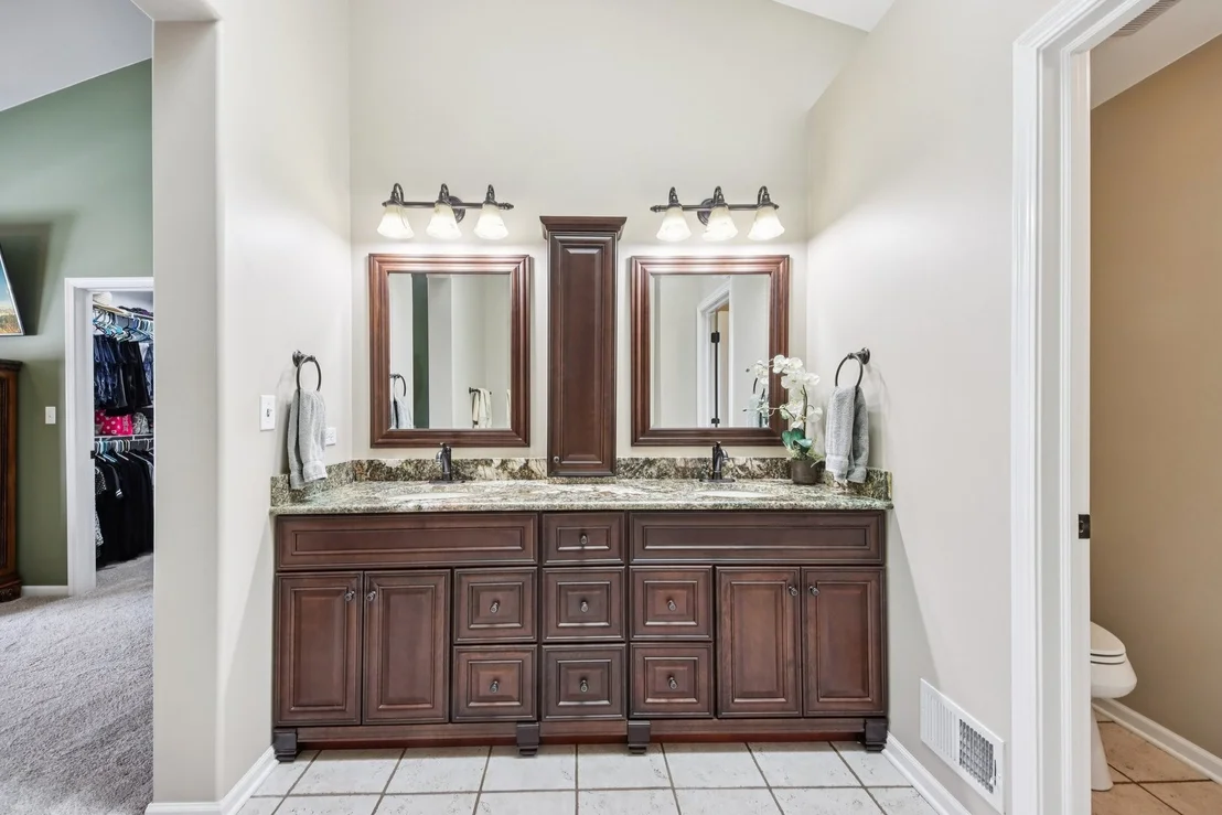 Photo of 1195 Hadley Circle