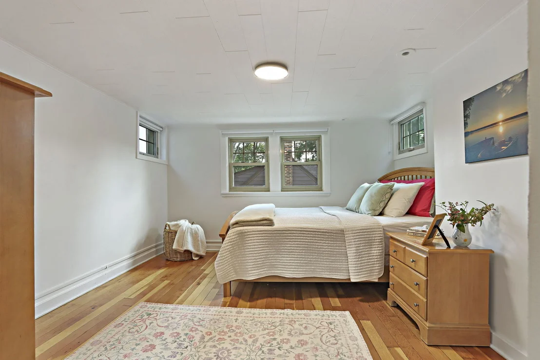 Photo of 943 Forest Avenue
