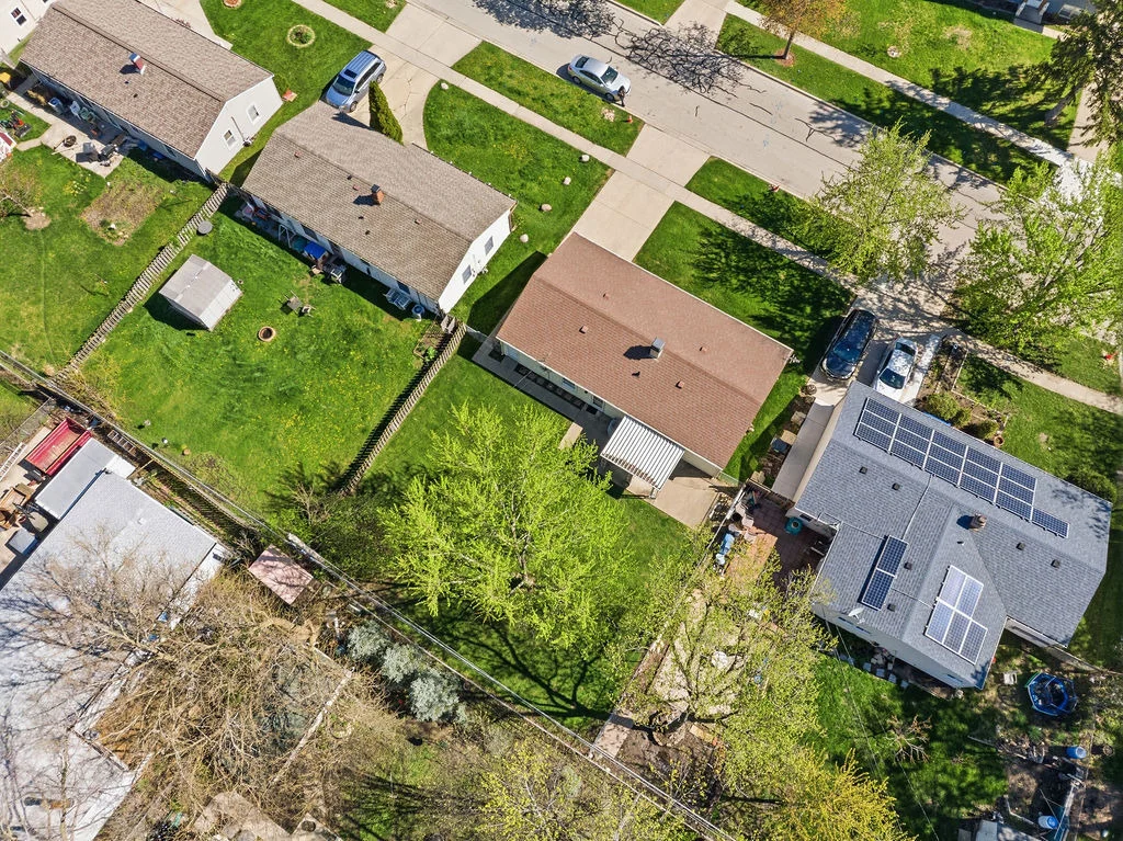 Photo of 910 Meadow Lane