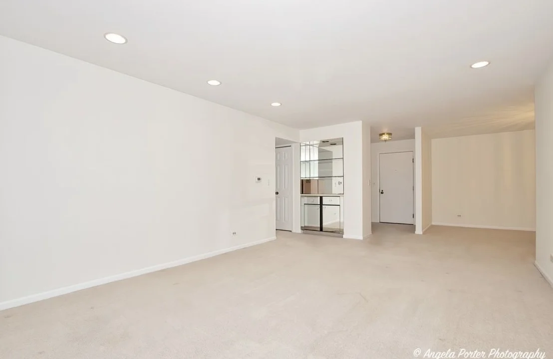 Photo of Unit 207 at 2000 Chestnut Avenue