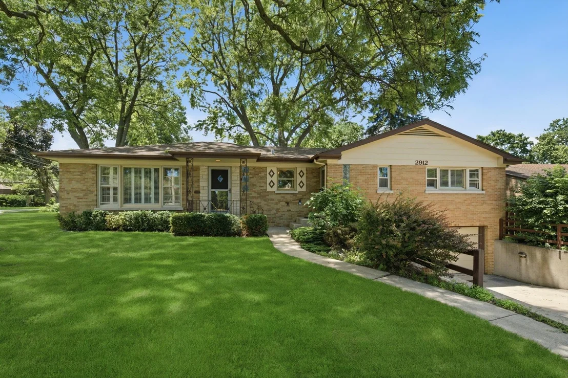 Photo of 2912 Old Glenview Road