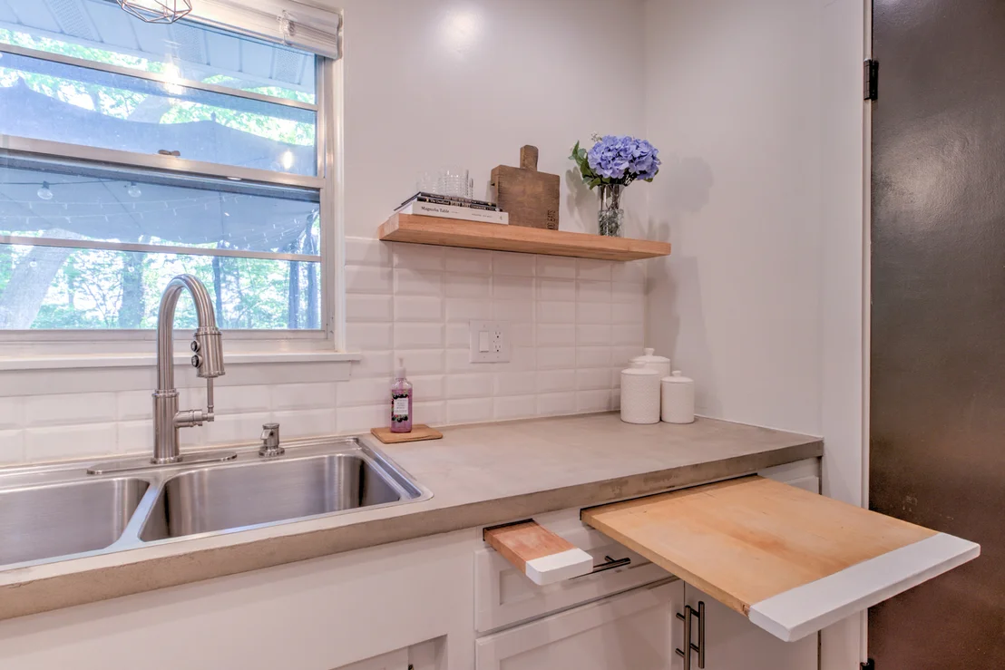 Photo of 1402 HILLTOP Drive