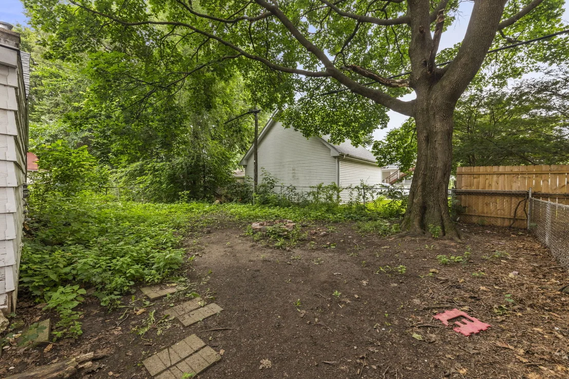 Photo of 732 BANGS Street