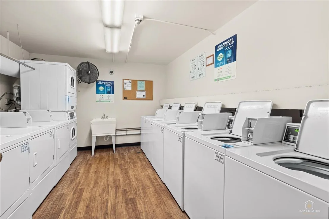 Photo of Unit 306 at 1500 Robin Circle