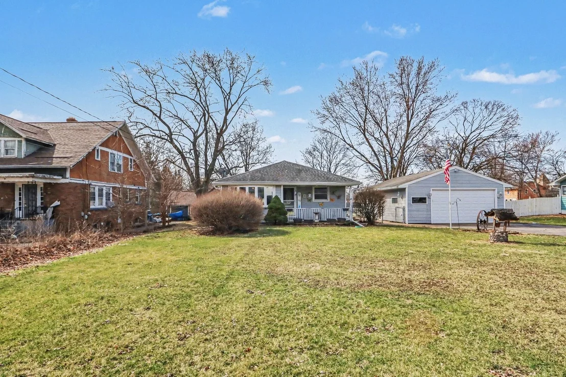 Photo of 900 Old Indian Trail