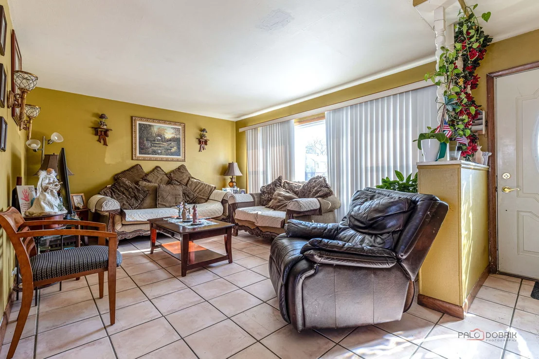 Photo of 908 E Central Road