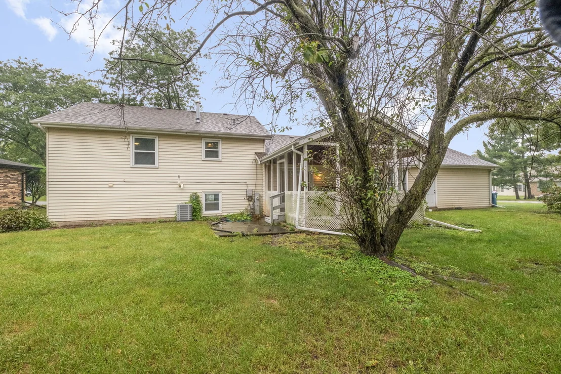 Photo of 944 Carol Lane