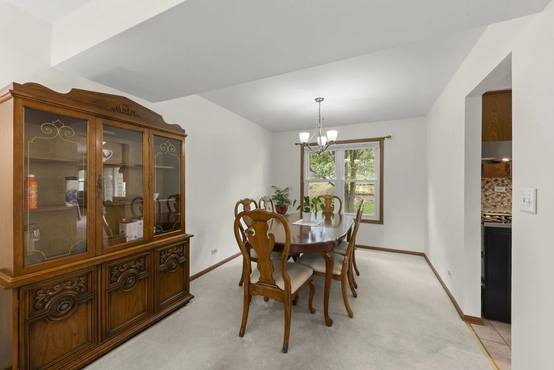 Photo of 882 Aspen Drive