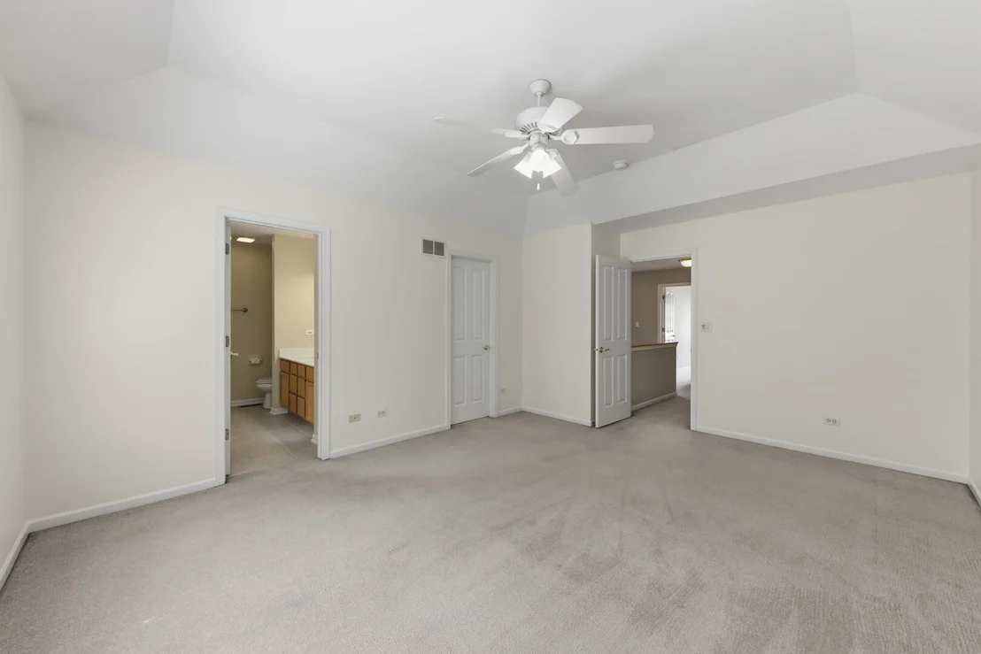 Photo of Unit 3 at 1728 Pershing Avenue