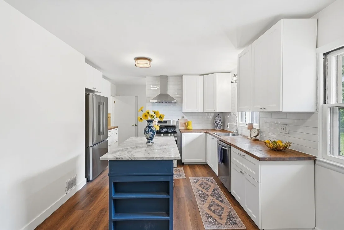 Photo of 1322 Douglas Street