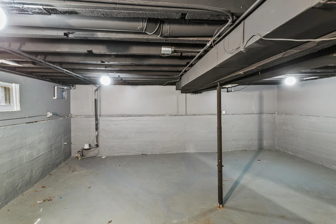 Photo of 17065 Crane Avenue
