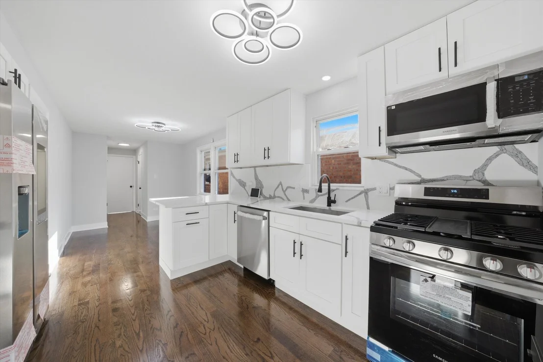Photo of 2811 W 82nd Street