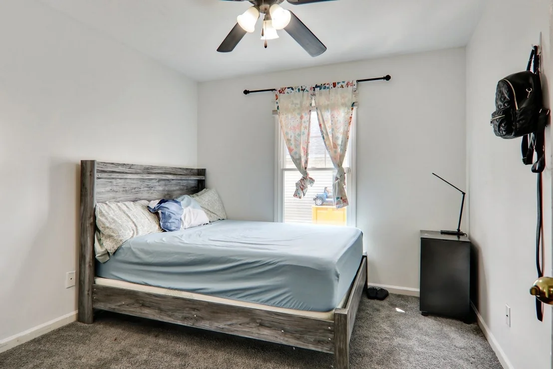 Photo of 1003 Perry Lane