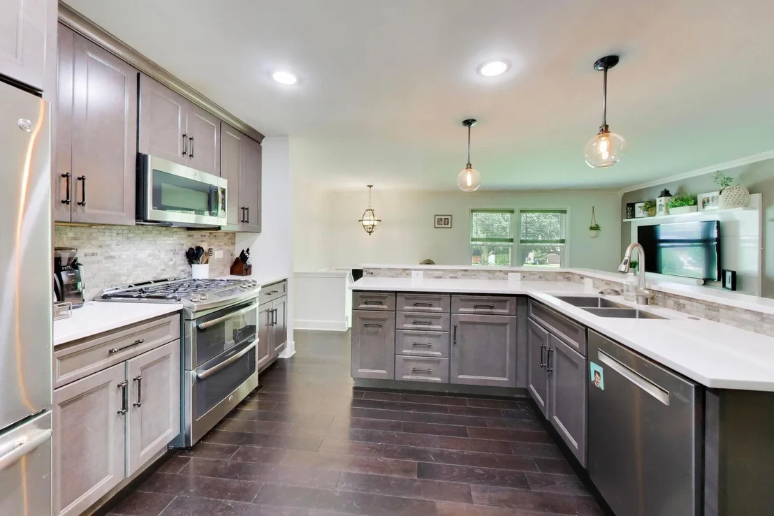 Photo of 2167 Midhurst Road