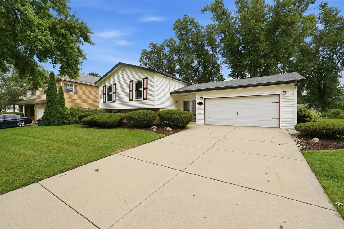 Photo of 1025 Belair Drive