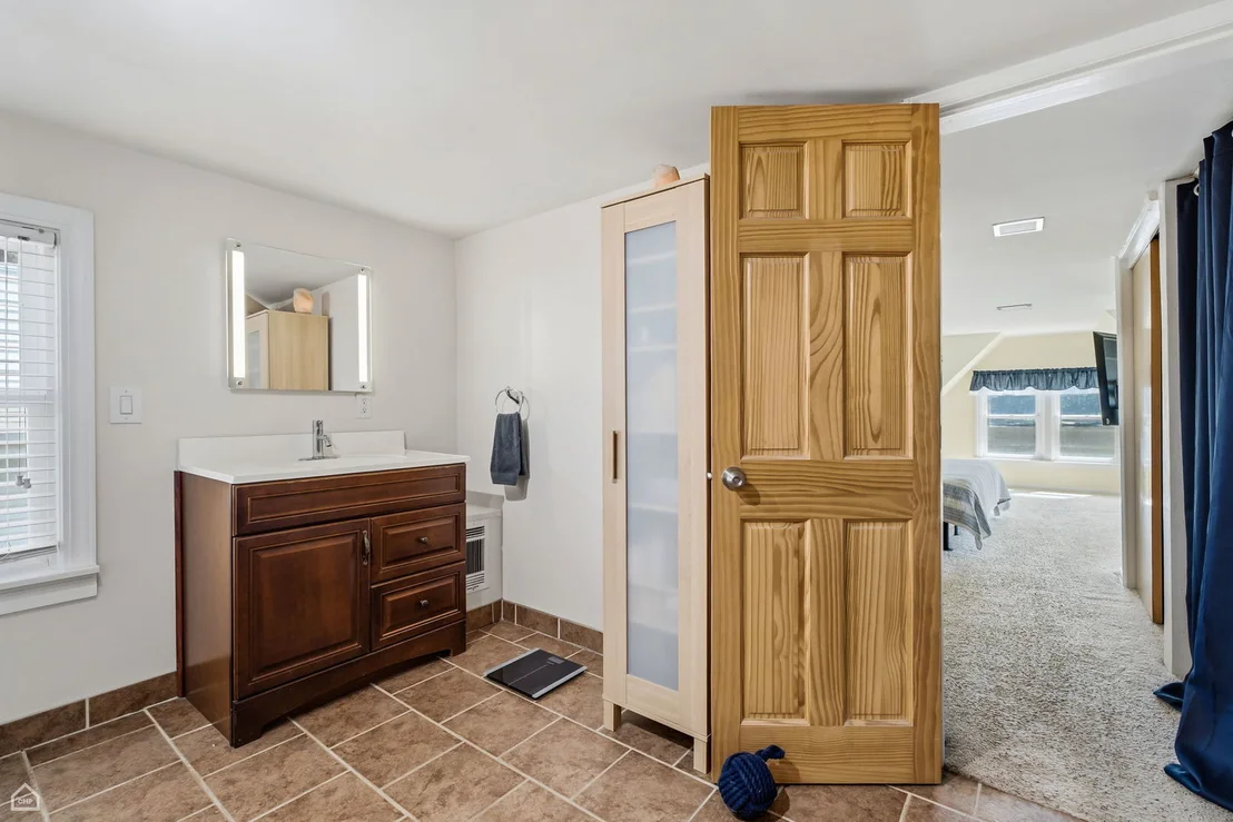 Photo of 4400 Riverside Drive