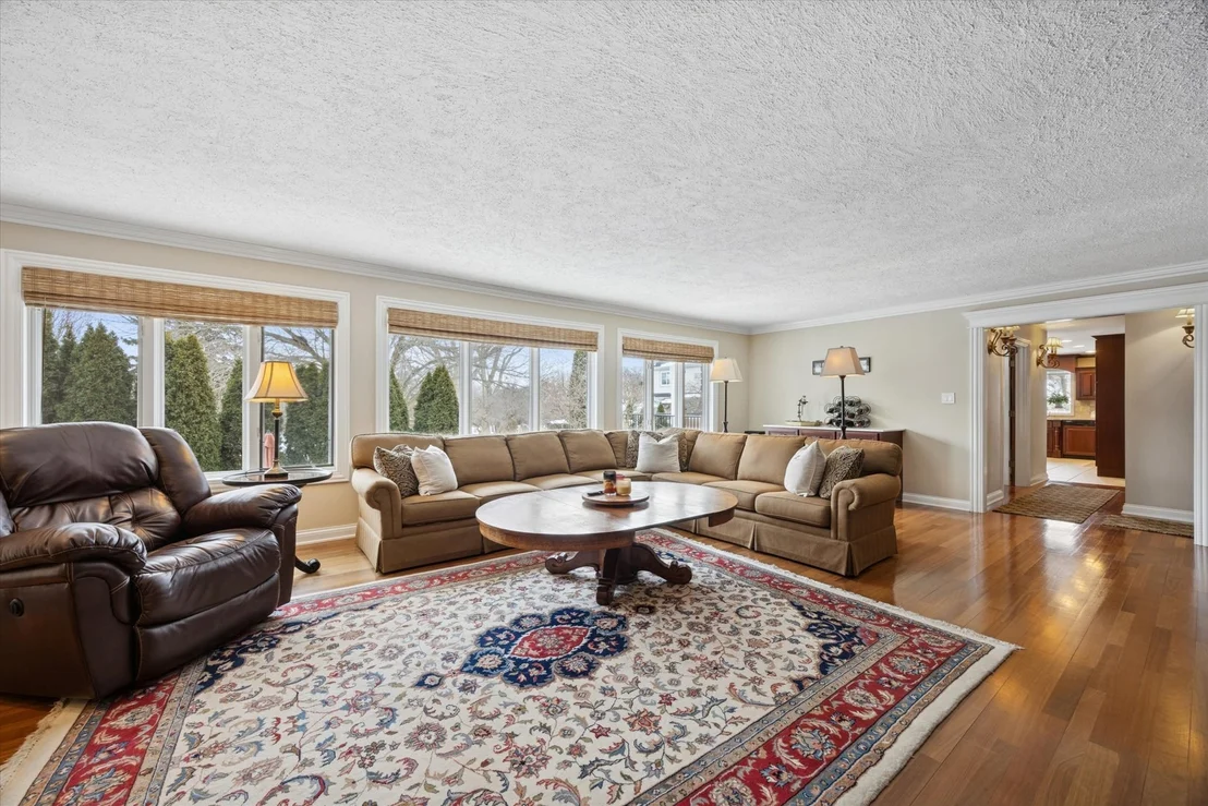 Photo of 8401 Golfview Drive