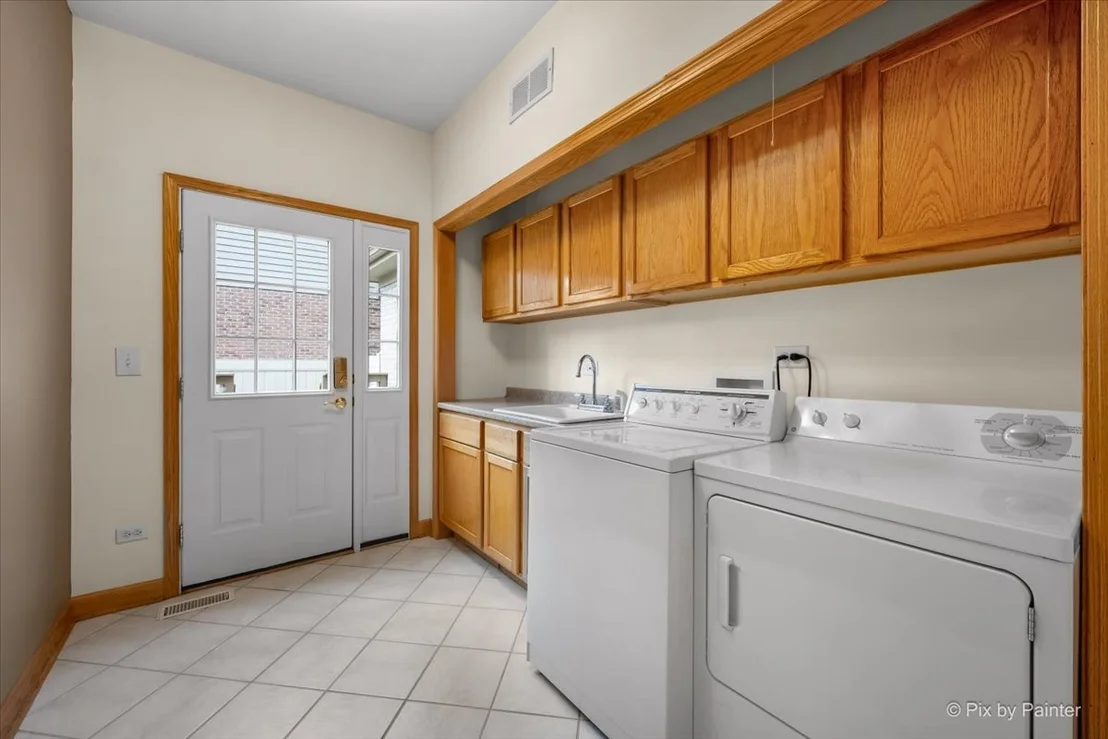 Photo of 958 W Stonehedge Drive