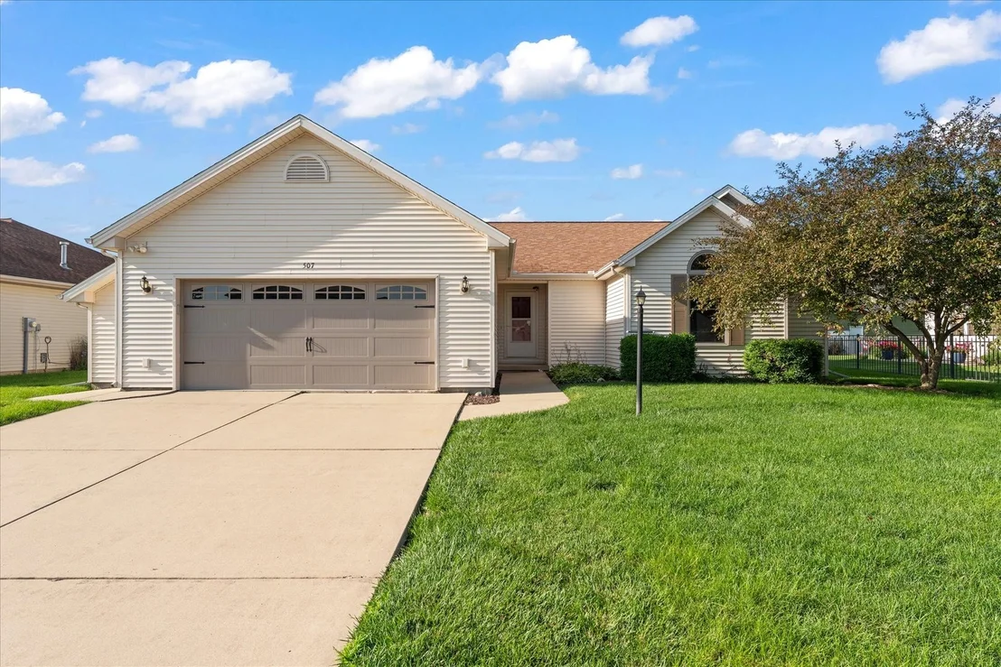 Photo of 507 Deerpath Drive