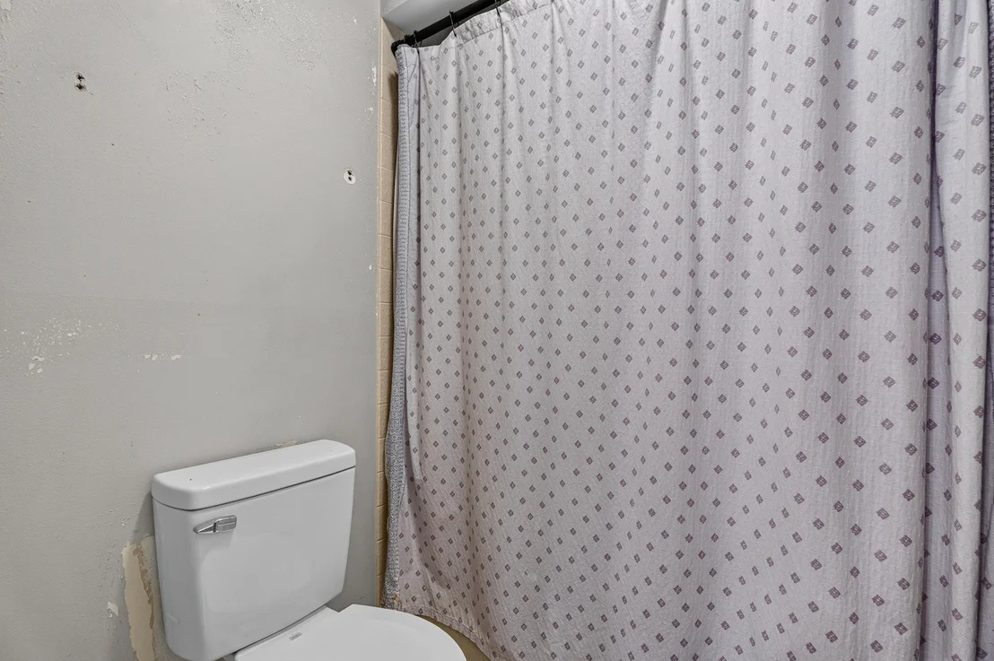 Photo of Unit 0 at 818 Shagbark Road