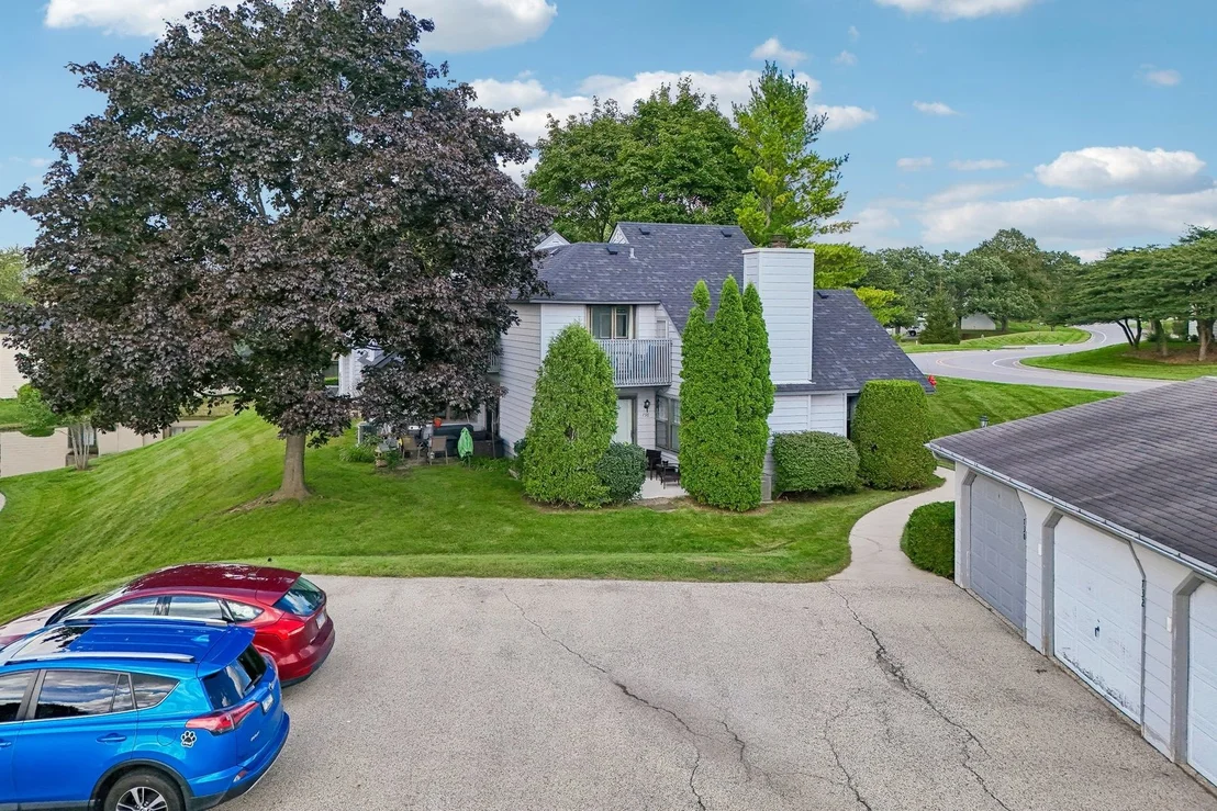 Photo of 736 Glen Way