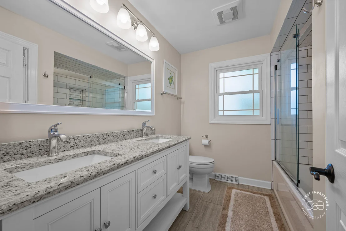 Photo of 325 Hemlock Lane