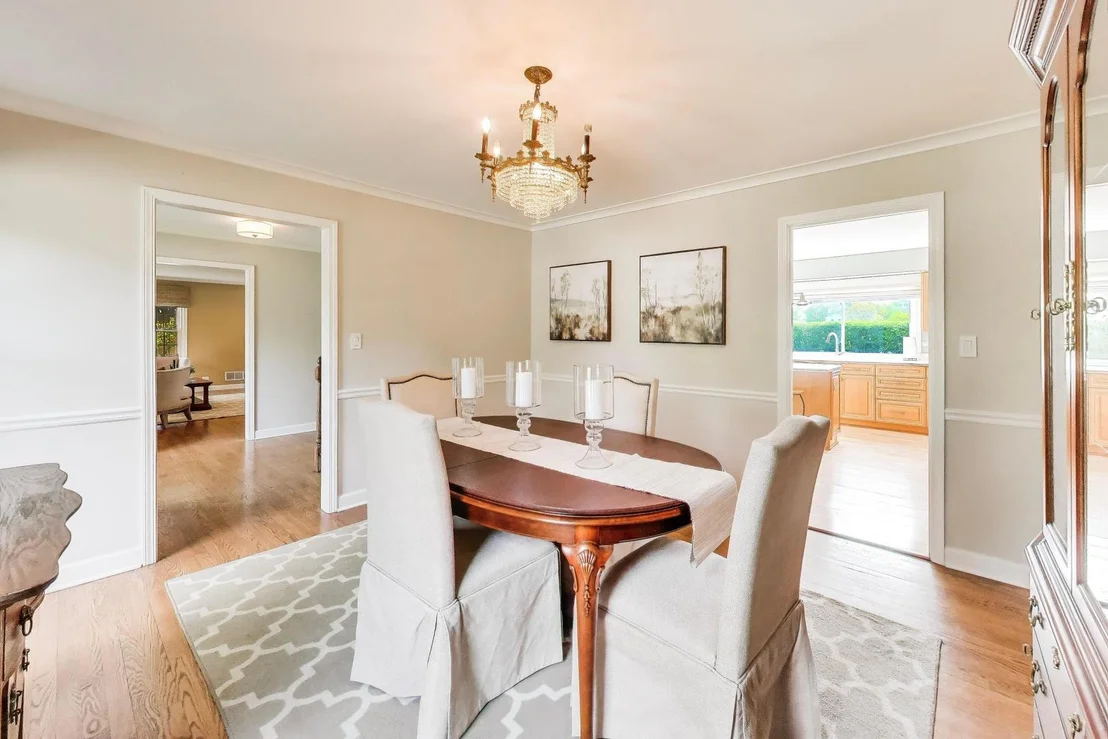 Photo of 363 Anjou Drive