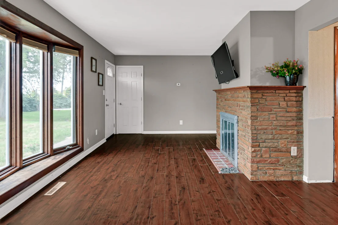Photo of 59 N 2750w Road