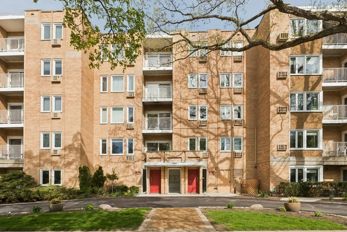 Photo of Unit 5D at 1333 Maple Avenue