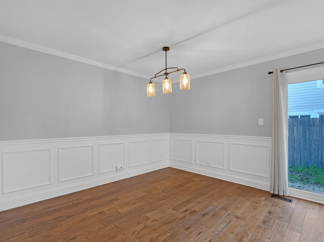 Photo of 1145 N Thackeray Drive