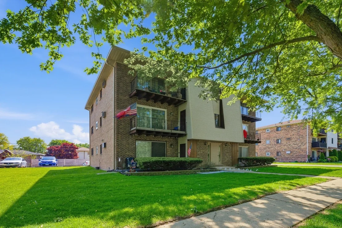 Photo of Unit 3B at 8039 Beloit Avenue