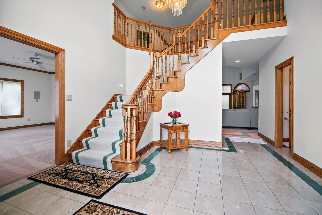Photo of 284 Barrington Lane