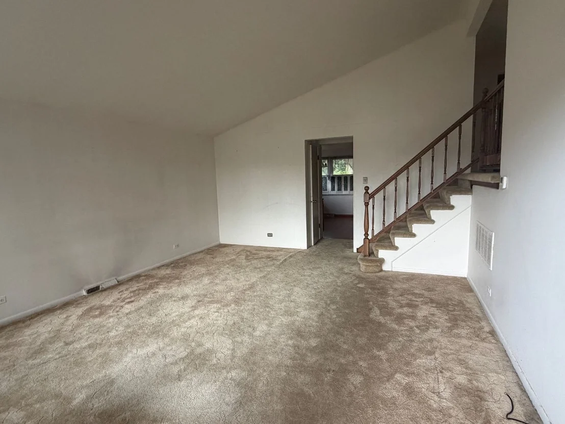 Photo of 15239 Hamlin Avenue