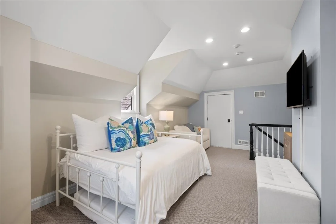 Photo of 1482 Edgewood Lane