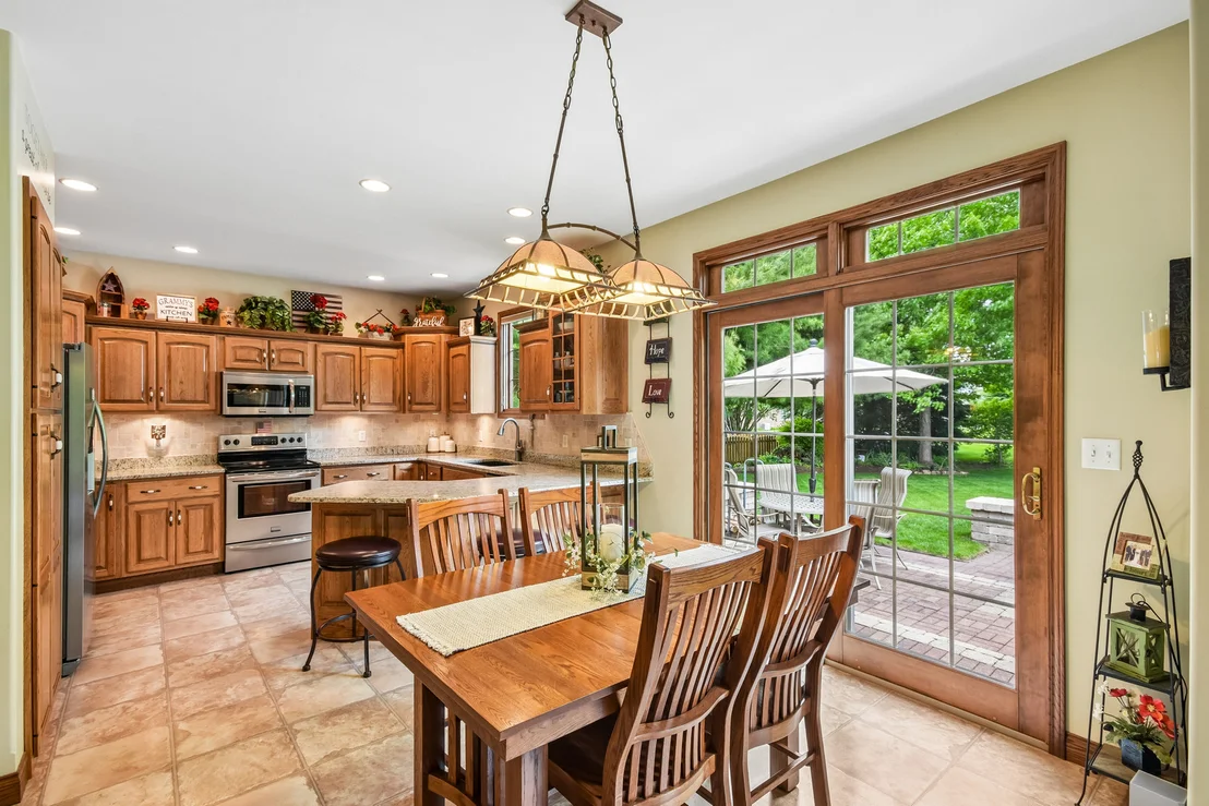 Photo of 1041 Lakeview Drive