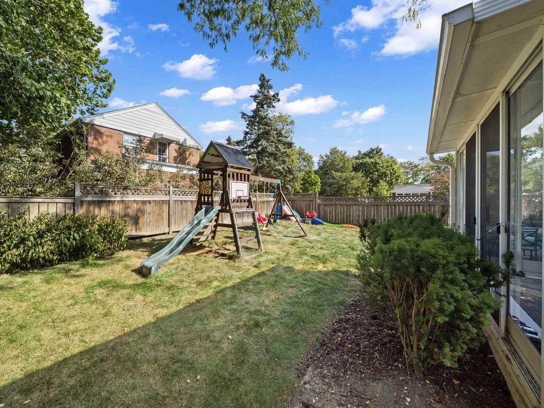 Photo of 1100 Raleigh Road