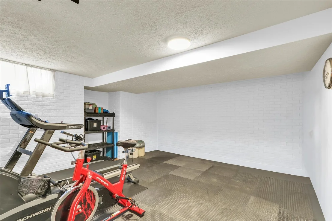 Photo of 2807 Willow Bend Road