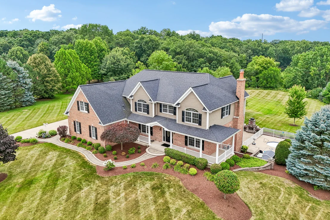Photo of 385 Valley Way
