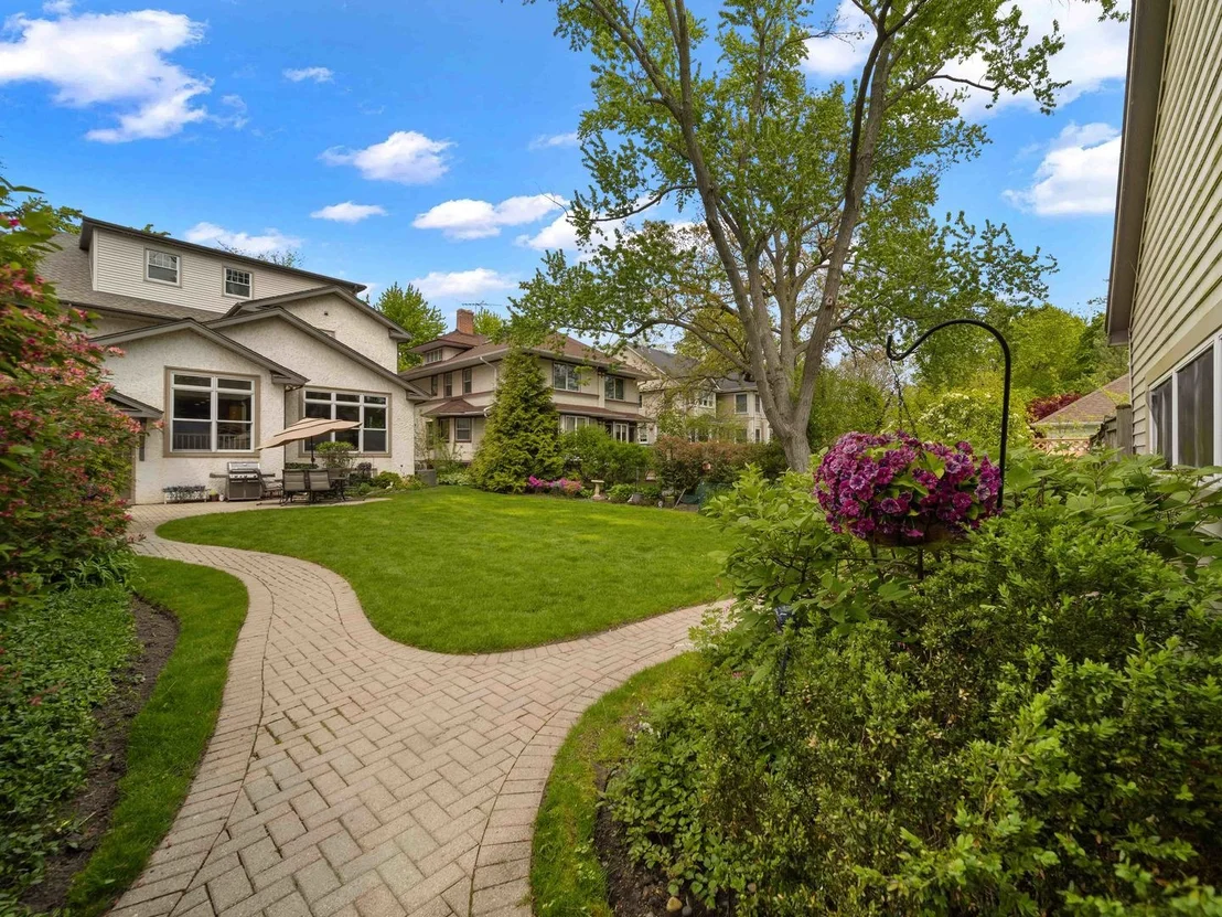 Photo of 1115 Forest Avenue