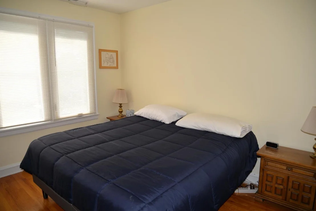 Photo of 940 W Grant Drive