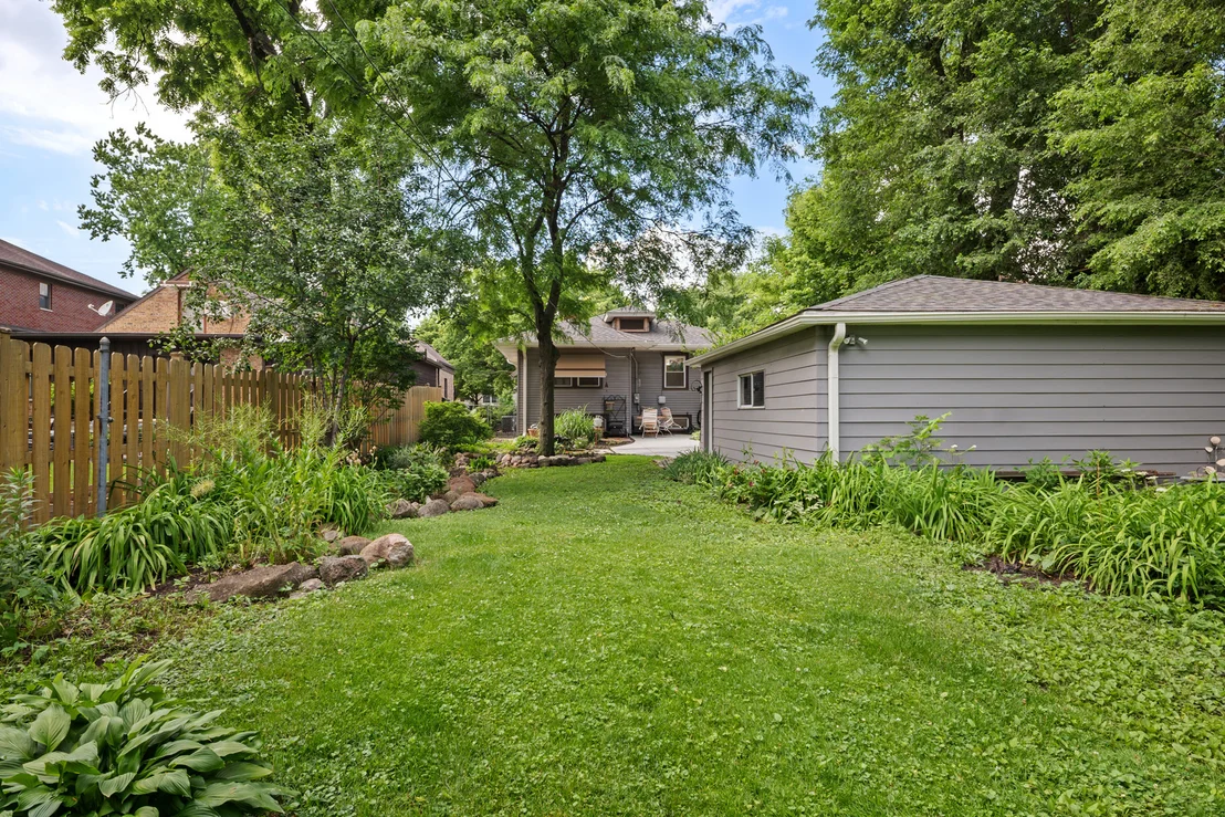 Photo of 389 Addison Road