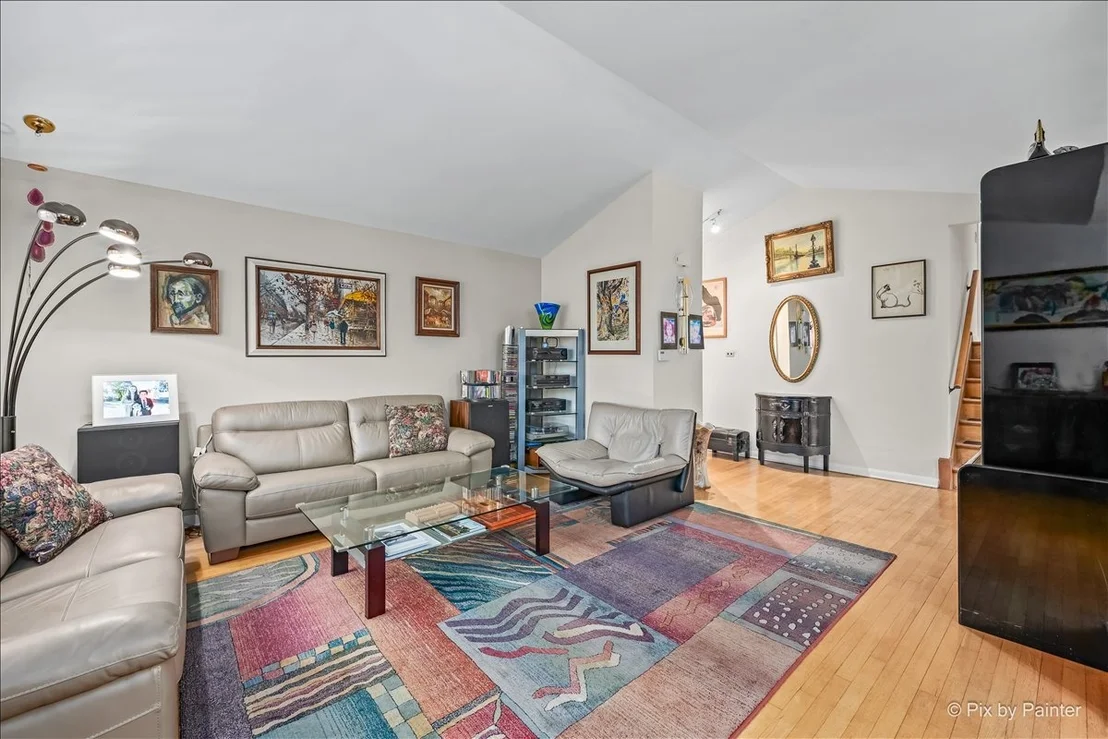 Photo of 2530 Old Glenview Road